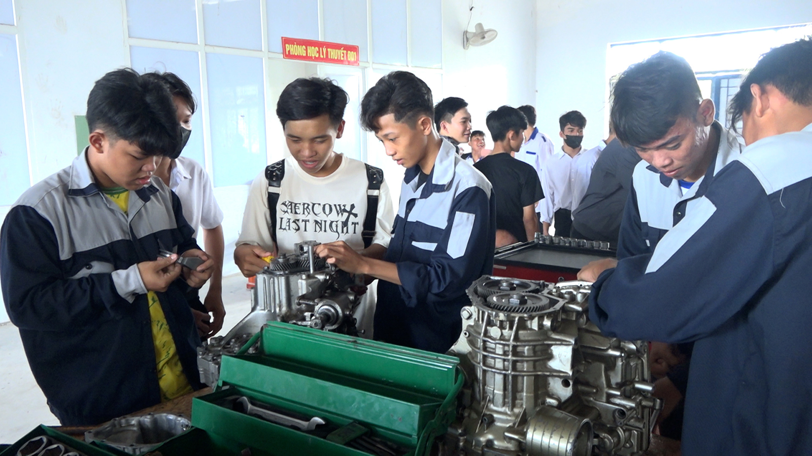 Trường Trung cấp An Giang 1 tổ chức Ngày hội Tư vấn hướng nghiệp, tuyển sinh