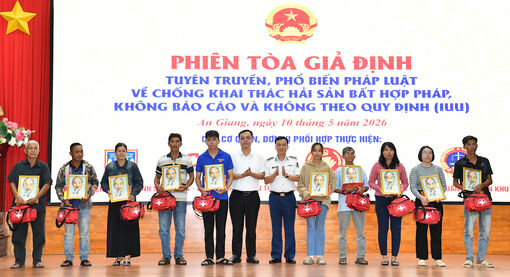 Bộ Tư lệnh Vùng Cảnh sát biển 4 tuyên truyền chống khai thác IUU bằng “Phiên tòa giả định”