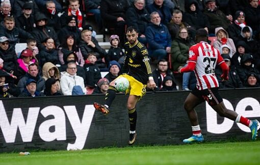 Hòa bế tắc Sunderland ép MU bạo chi vá tuyến giữa