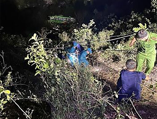 Xe khách lao xuống vực sâu trên đèo An Khê khiến 1 người tử vong, nhiều người bị thương