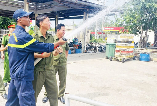 Tuyên truyền, hướng dẫn thực hành kỹ năng chữa cháy và cứu nạn, cứu hộ tại phường Tô Châu
