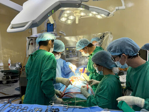 Bệnh viện Tim mạch An Giang làm chủ kỹ thuật mổ tim hở không dùng máy tim phổi nhân tạo