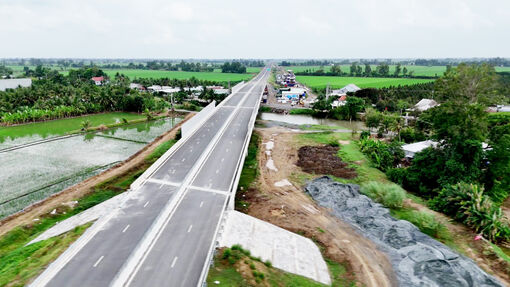 Dồn lực đưa cao tốc Châu Đốc - Cần Thơ - Sóc Trăng về đích