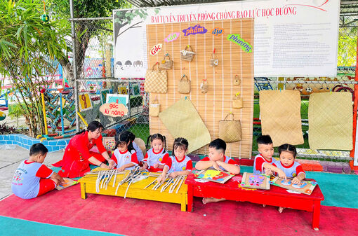 Gỡ rào cản ngôn ngữ cho trẻ
