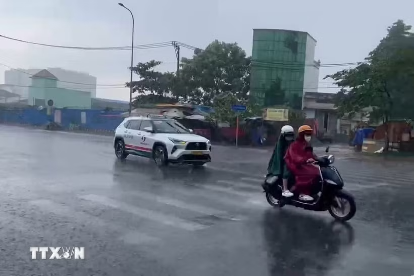 Thời tiết ngày 14/5: Đề phòng lốc, sét, mưa đá và gió giật vào chiều tối và đêm