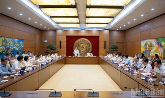 Chủ tịch Quốc hội Trần Thanh Mẫn làm việc với Thường trực Ủy ban Quốc phòng, An ninh và Đối ngoại