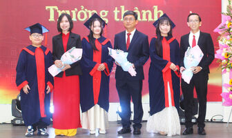 Trường Hội nhập quốc tế iSchool Long Xuyên tổ chức lễ tri ân và trưởng thành cho học sinh cuối cấp