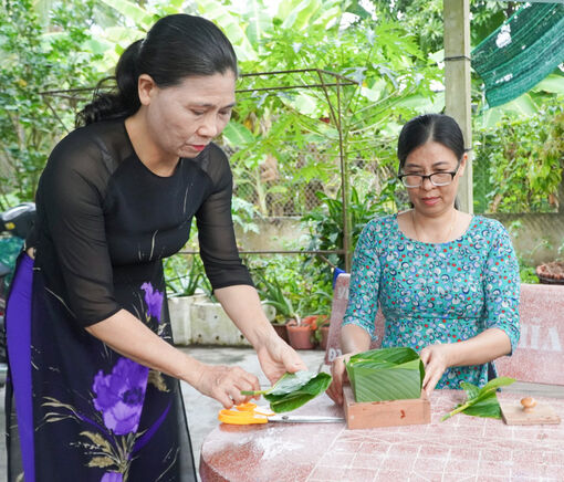 Hương thảo quả trong những chiếc bánh chưng