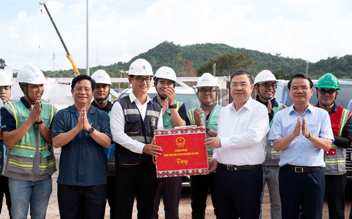 Phó Thủ tướng Thường trực Chính phủ Phạm Gia Túc kiểm tra tiến độ thi công các công trình phục vụ APEC 2027