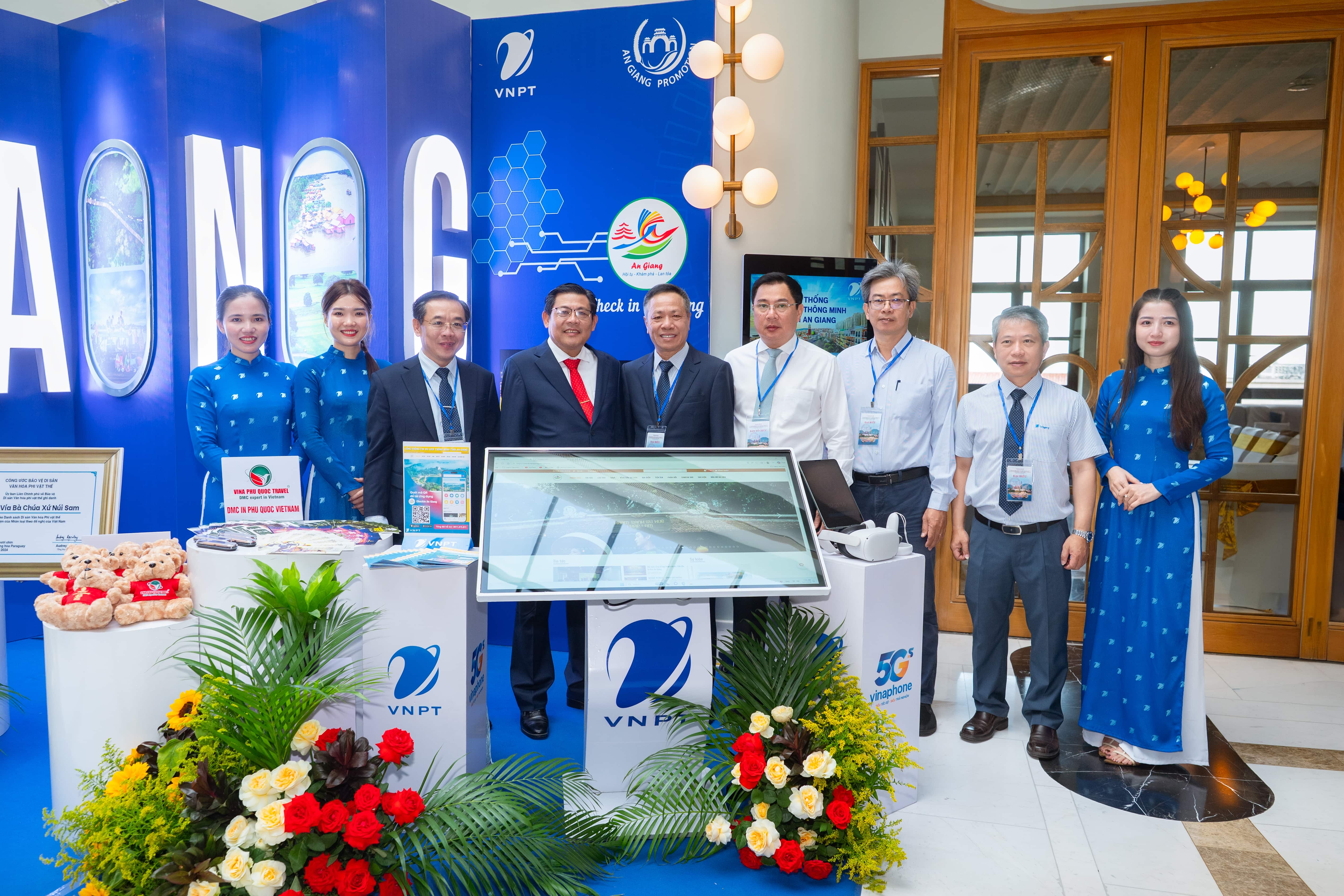 VNPT An Giang triển lãm trải nghiệm hệ sinh thái du lịch thông minh và trợ lý ảo AI trong du lịch tại Phú Quốc