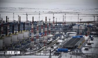 Mỹ không gia hạn lệnh miễn trừ trừng phạt đối với dầu thô của Nga