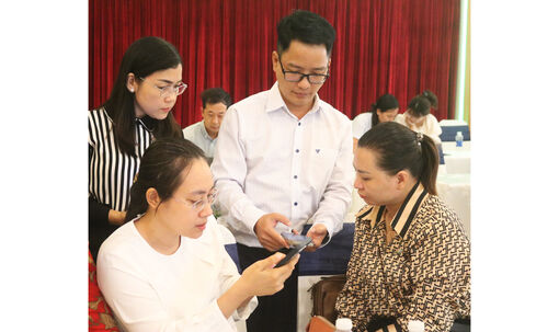 Báo chí chuyển mình