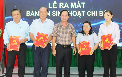 Châu Phong nâng chất sinh hoạt chi bộ