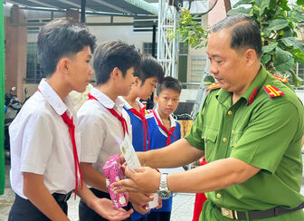Cảnh báo ma túy học đường