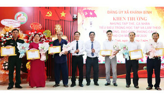 Xã Khánh Bình tôn vinh tập thể, cá nhân tiêu biểu trong học tập và làm theo Bác