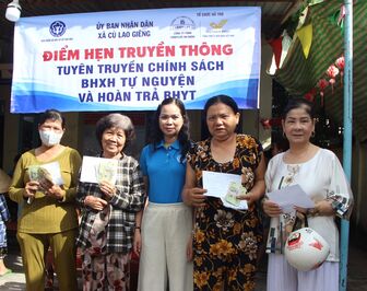 Hoàn trả trên 12,8 tỷ đồng tiền đóng bảo hiểm y tế cho người dân và học sinh xã đảo Cù Lao Giêng