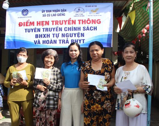 Hoàn trả trên 12,8 tỷ đồng tiền đóng bảo hiểm y tế cho người dân và học sinh xã đảo Cù Lao Giêng