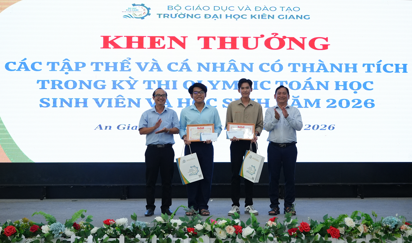 Sinh viên khẳng định bản thân ở sân chơi toán học
