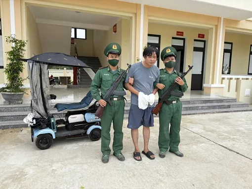 Bắt giữ đối tượng mang cả "xưởng in" tiền giả rong ruổi qua nhiều tỉnh, thành