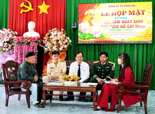 Đảng ủy xã Nhơn Hội họp mặt kỷ niệm 136 năm Ngày sinh Chủ tịch Hồ Chí Minh