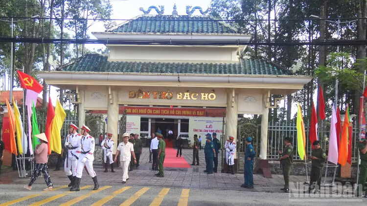 Về Lương Tâm viếng Đền thờ Bác Hồ