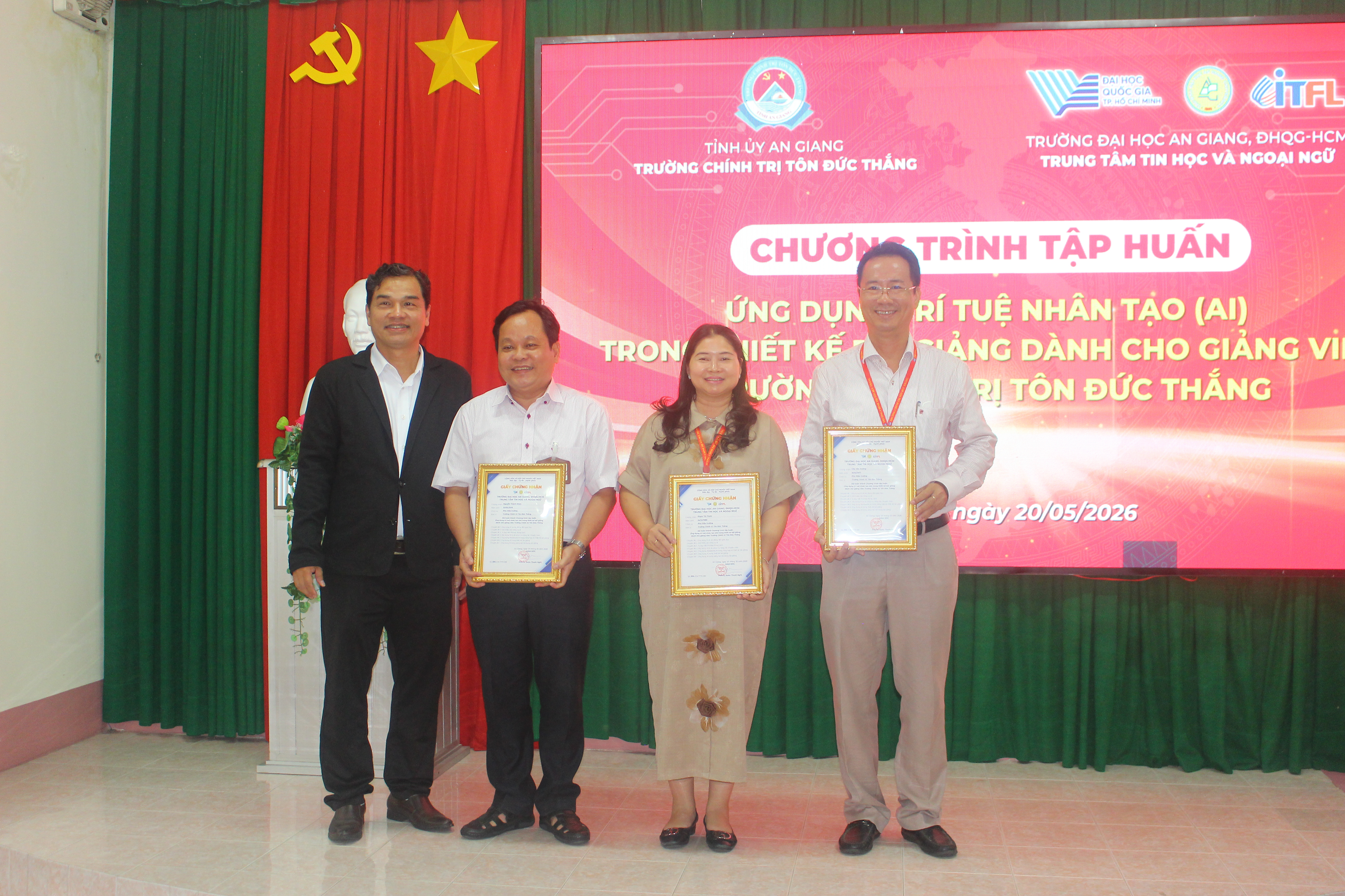 Trường Chính trị Tôn Đức Thắng tập huấn ứng dụng trí tuệ nhân tạo trong thiết kế bài giảng