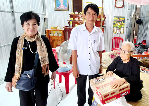 Bàn giao 4 căn nhà tình thương cho người dân xã Tri Tôn