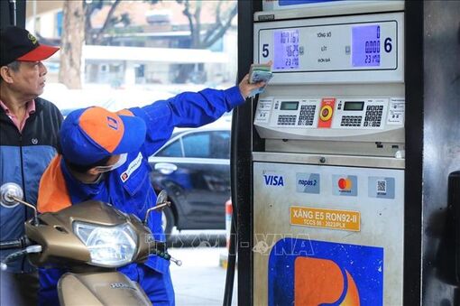 Giá xăng dầu điều chỉnh từ 15 giờ ngày 21/5