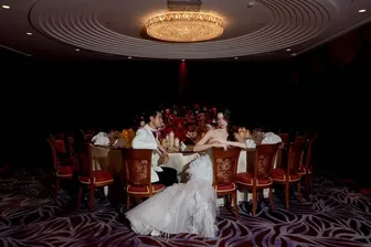 Khi thời trang cưới trở thành "điểm chạm quan trọng" trong lễ đường