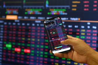 VN - Index mất mốc 1.900 điểm, áp lực bán lan rộng