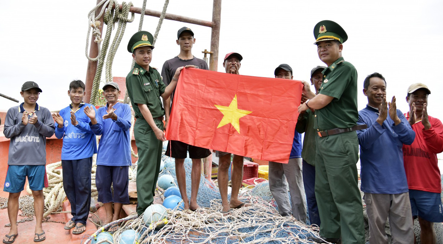 Đồn Biên phòng Tây Yên chung tay chống khai thác IUU