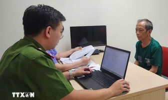 Hà Nội: Bắt “thần y” lừa chữa bệnh bằng nước ion kiềm, giao dịch gần 100 tỷ đồng