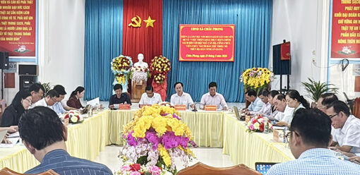 Giám sát việc thực hiện chính sách đối với đội ngũ cán bộ, công chức, viên chức người dân tộc thiểu số tại xã Châu Phong.