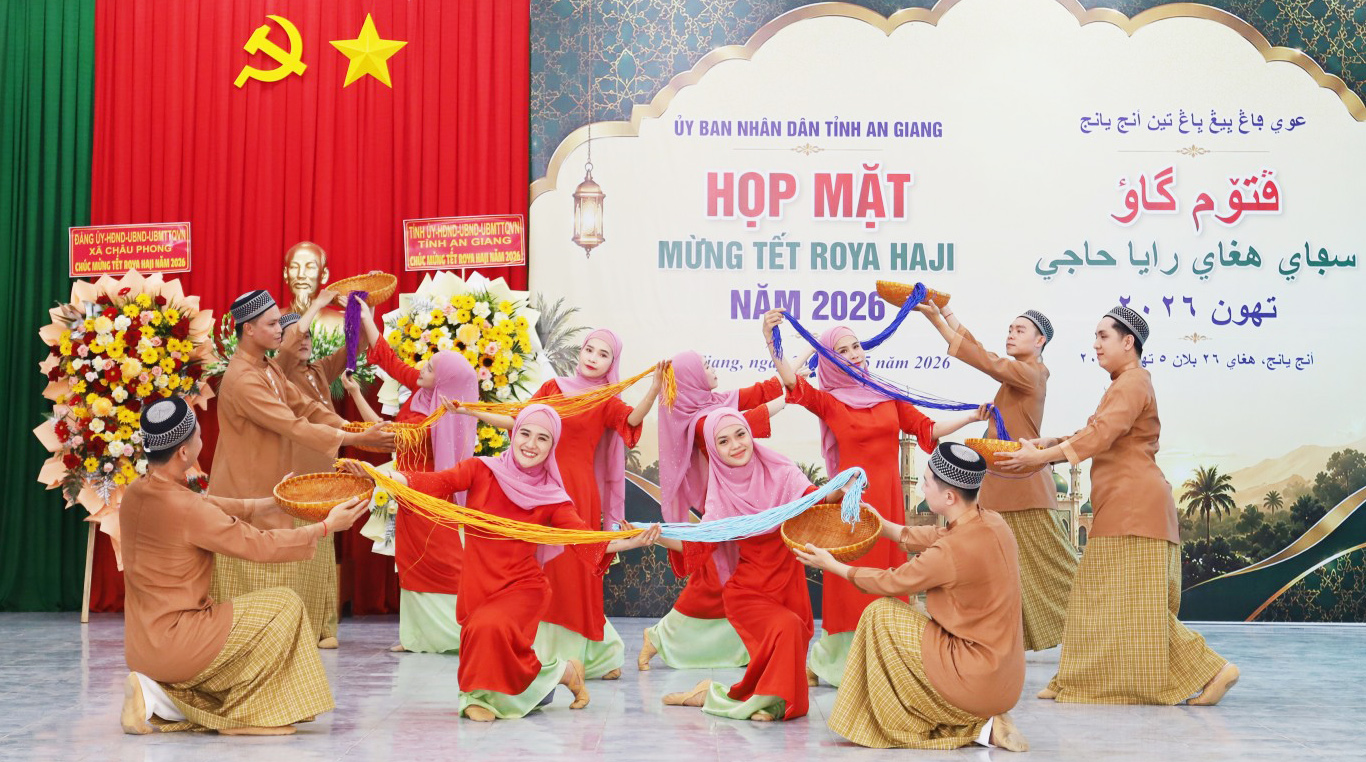 Roya Haji - Tết của sự yêu thương và sẻ chia