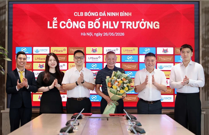 HLV Chu Đình Nghiêm dẫn dắt CLB Ninh Bình