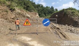 Sạt lở nhiều điểm trên Quốc lộ 6 qua Điện Biên, khẩn trương bảo đảm an toàn giao thông