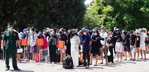 Bộ đội Biên phòng tỉnh An Giang tiếp nhận công dân Việt Nam do phía Campuchia trao trả