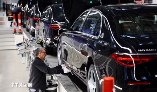 Khủng hoảng kép đe dọa đầu tàu kinh tế châu Âu