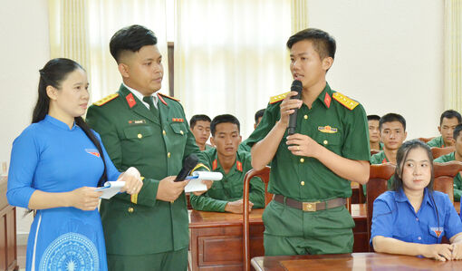 Sư đoàn 4 tổ chức Tọa đàm thanh niên gắn với phong trào “3 tiên phong quyết thắng”