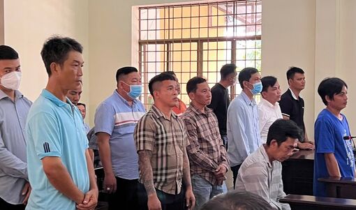 Sa ngã vì cờ bạc