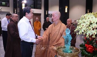 Chủ tịch Quốc hội thăm, chúc mừng Đức Pháp chủ Giáo hội Phật giáo Việt Nam