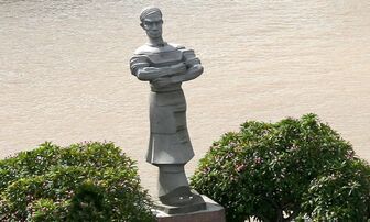 Người anh hùng một lòng yêu nước, thương dân