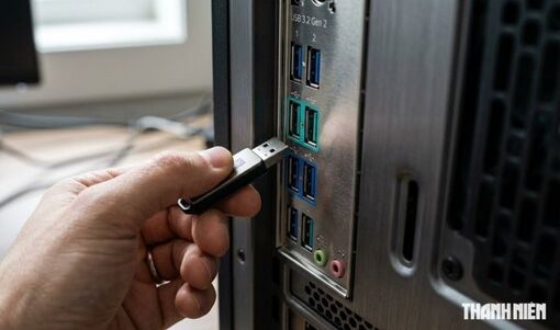 Nên cắm cổng nào khi máy tính có tới 2 cổng USB màu xanh?