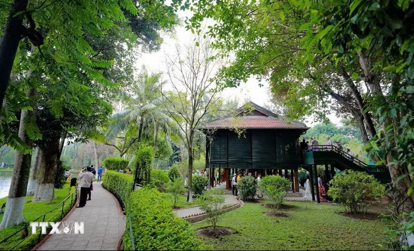 Triển lãm ảnh, ra mắt sách kỷ niệm 115 năm ngày Bác Hồ ra đi tìm đường cứu nước