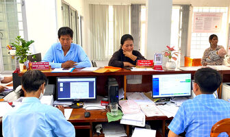 Đồng bào Khmer hưởng lợi từ chuyển đổi số