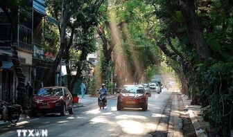 Thời tiết ngày 1/6: Bắc Bộ nắng nóng gay gắt, Nam Bộ và Tây Nguyên mưa dông
