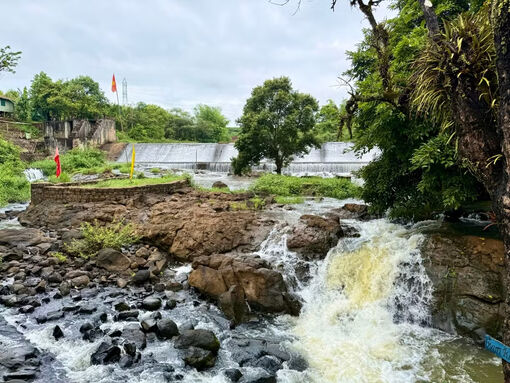 Thưởng ngoạn thác Ba
