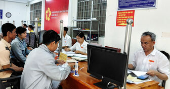 Khi chính quyền đến gần người dân