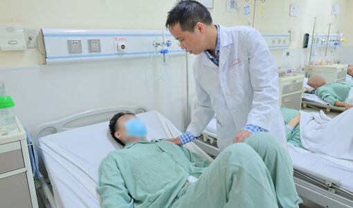 Kỳ diệu ca cắt quả thận bị dập nát ra ngoài xử lý tổn thương, rồi ghép lại thành công