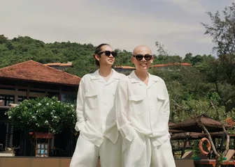 NTK Vũ Ngọc và Son biến bãi biển Lăng Cô thành sàn diễn thời trang